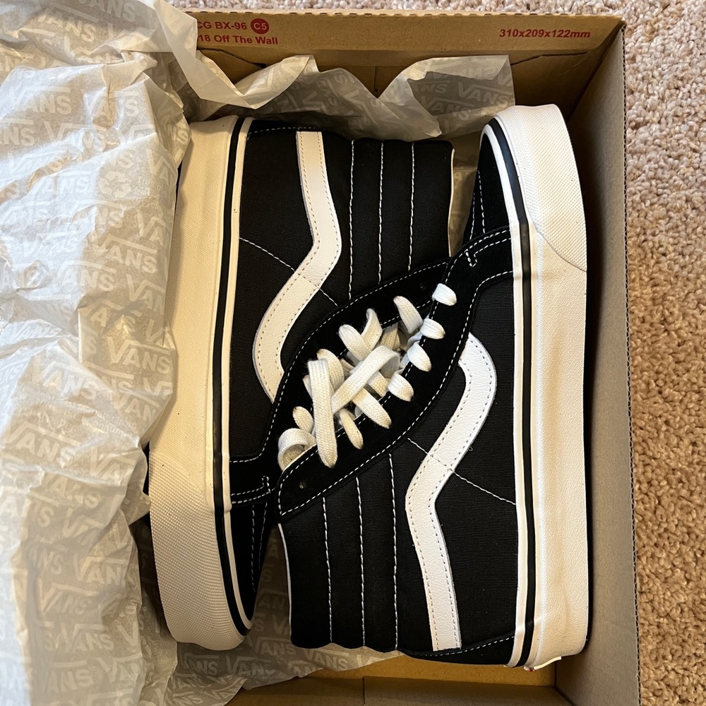 High top Vans. Classics. Size W8.5/M7